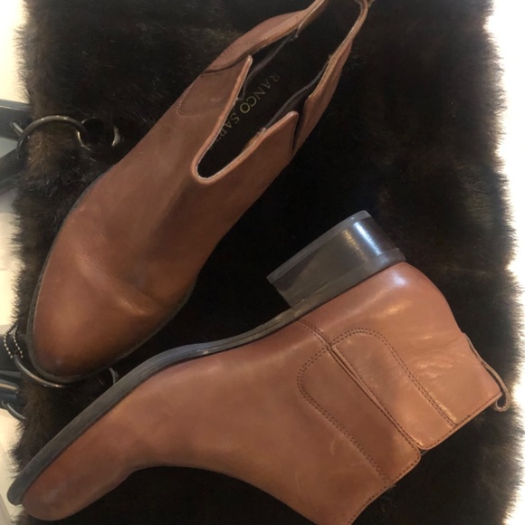 **SOLD***Leather Cognac Booties - Picture 4 of 6